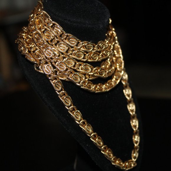 Gold 32" Linked Chain beautiful double or single - Picture 2 of 11